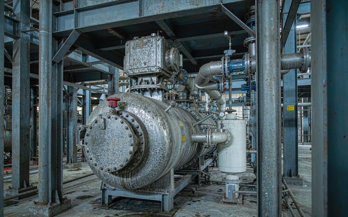 Ammonium sulphate crystallizer with agitator